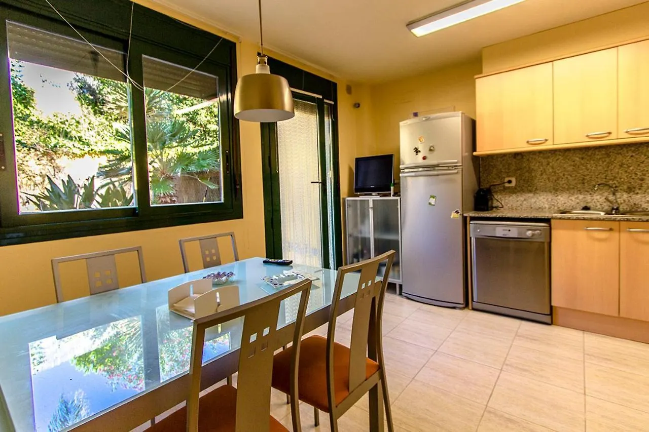 Casa de Férias 3 Bedrooms House At Tarragona 500 M Away From The Beach With Shared Pool Enclosed Garden And Wifi Espanha